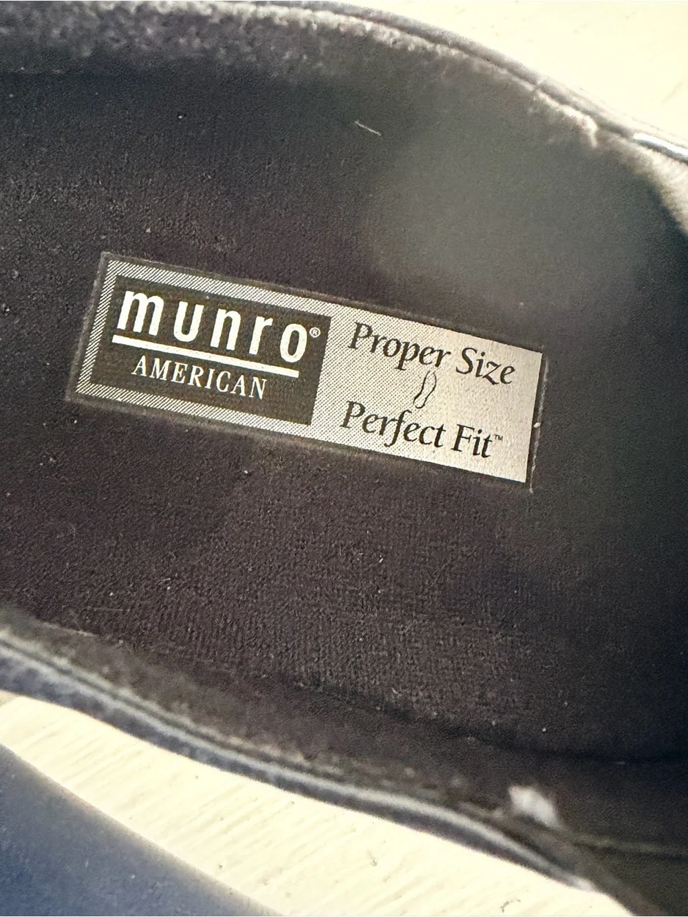 Munro American Annee Navy Blue Leather Square Toe Block Heel Pumps 5.5 LIKE NEW